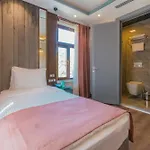 Hotell Ve Adakale *