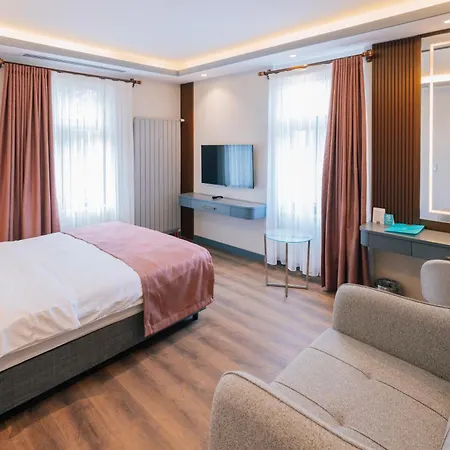 Ve Adakale Hotel *