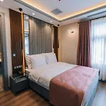 Hotel Ve Adakale *