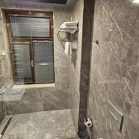 Hotell Ve Adakale *