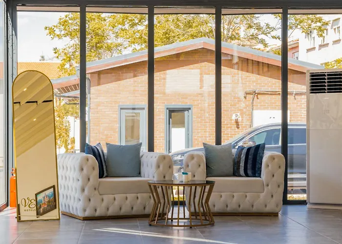 Ve Adakale فندق *